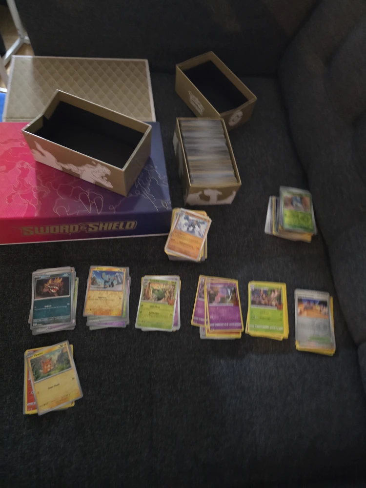 Pokemon random cards, regular and " shiny" -  1500 pcs