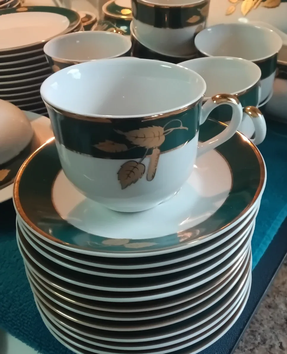 Lunch Set Thun " Carlsbad "  12 Persons  PLEASE READ DESCRIPTION image indicator(9)