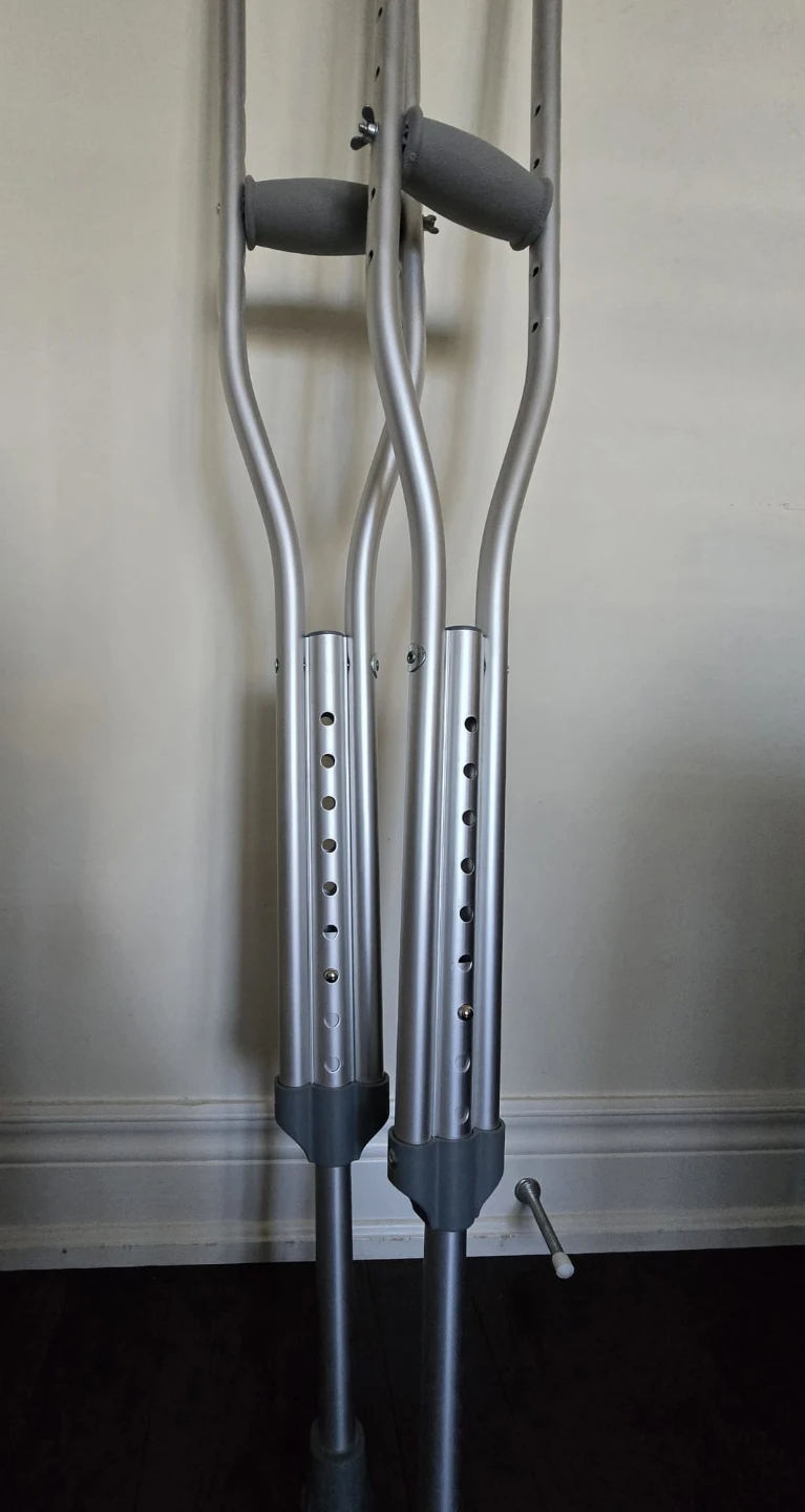 Adjustable Aluminum Crutches