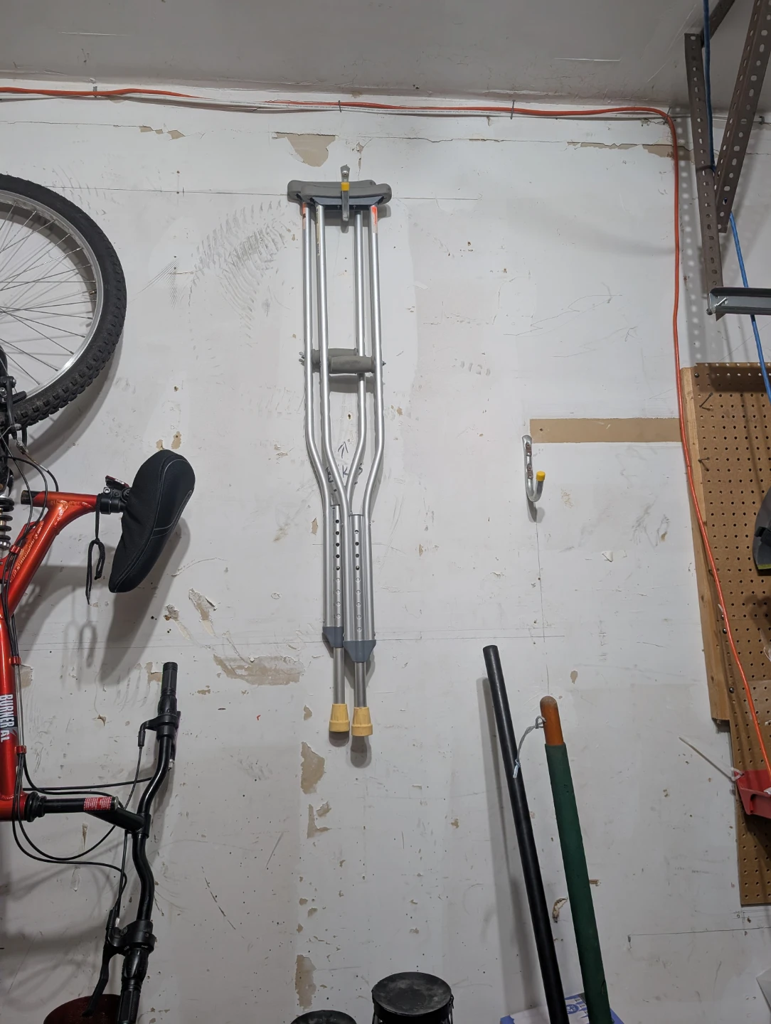 Adjustable Aluminum Crutches