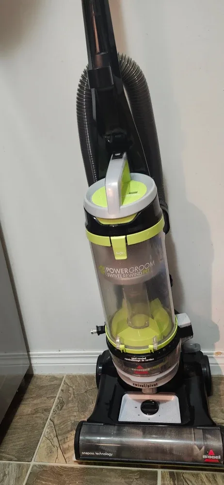 Bissell PowerGroom (pet) Swivel Rewind Vacuum