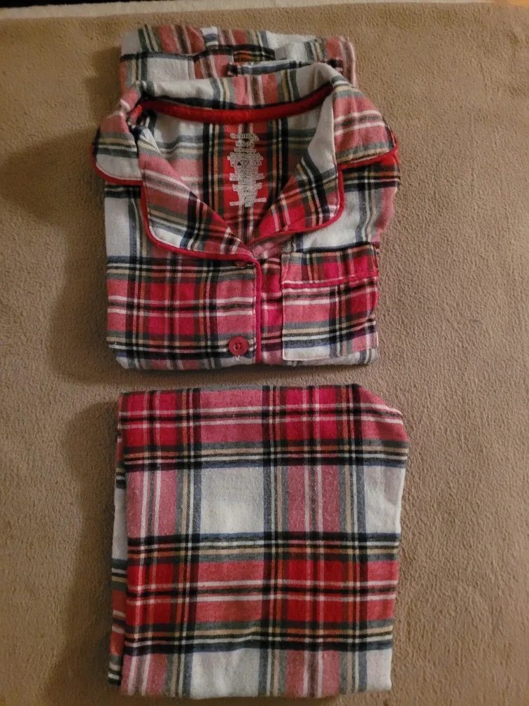 George Plaid Pajama Set - Size M (7-8)🥕🎯 thrifty pick
