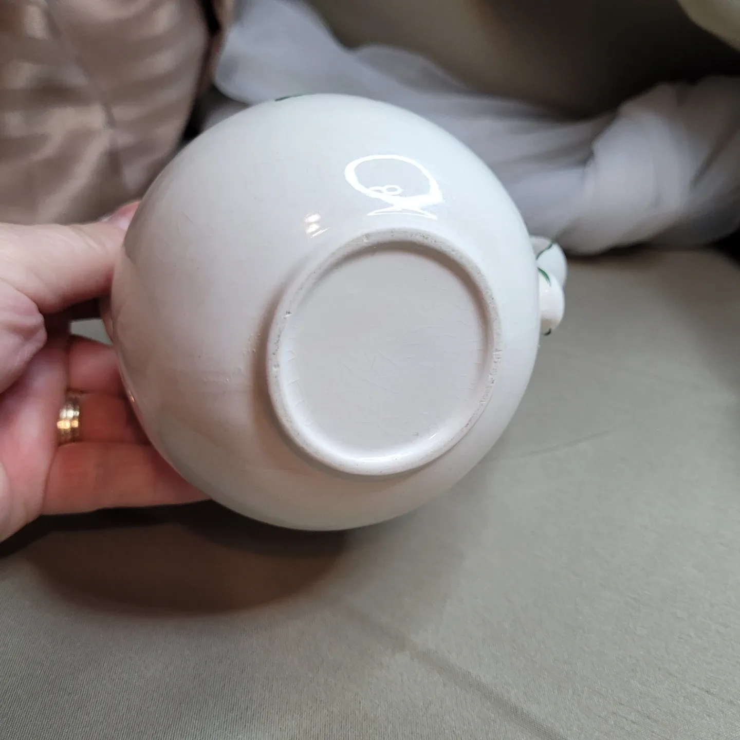 Beautiful Ceramic Cardinal Creamer etc. image indicator(5)