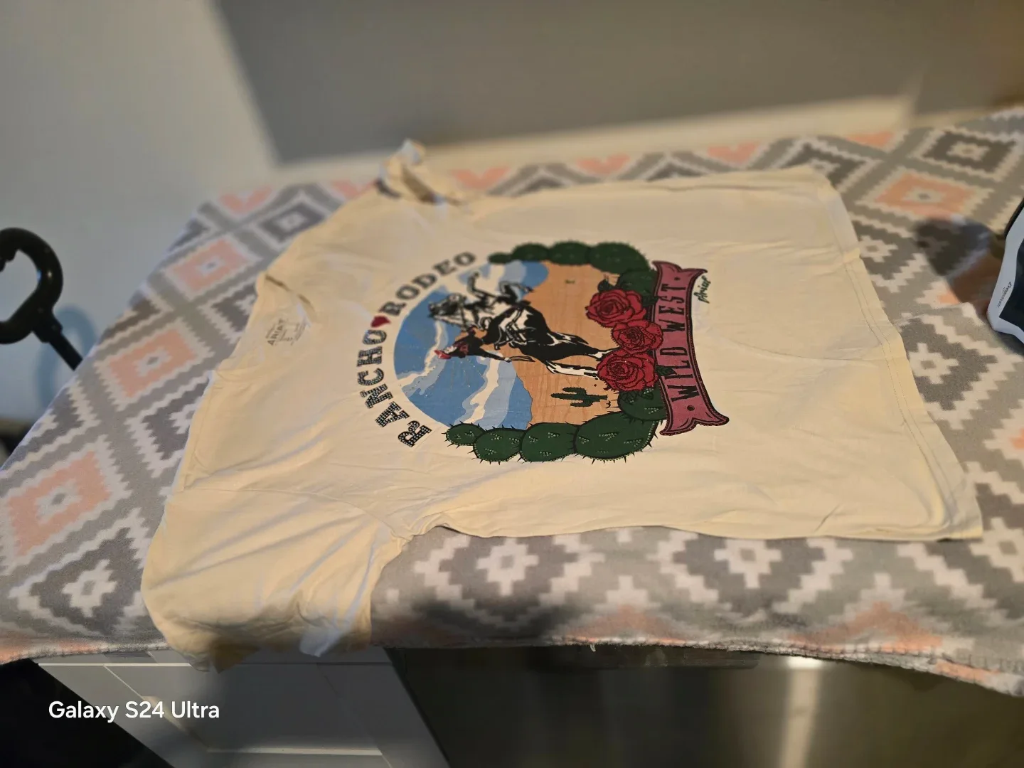 Ariat Rancho Rodeo Wild West T-Shirt - Size L