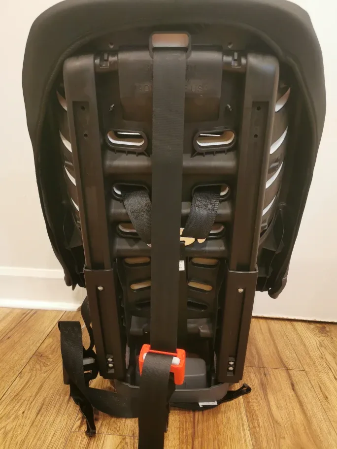 Evenflo Car Seat - Expires in12/2027 image indicator(4)