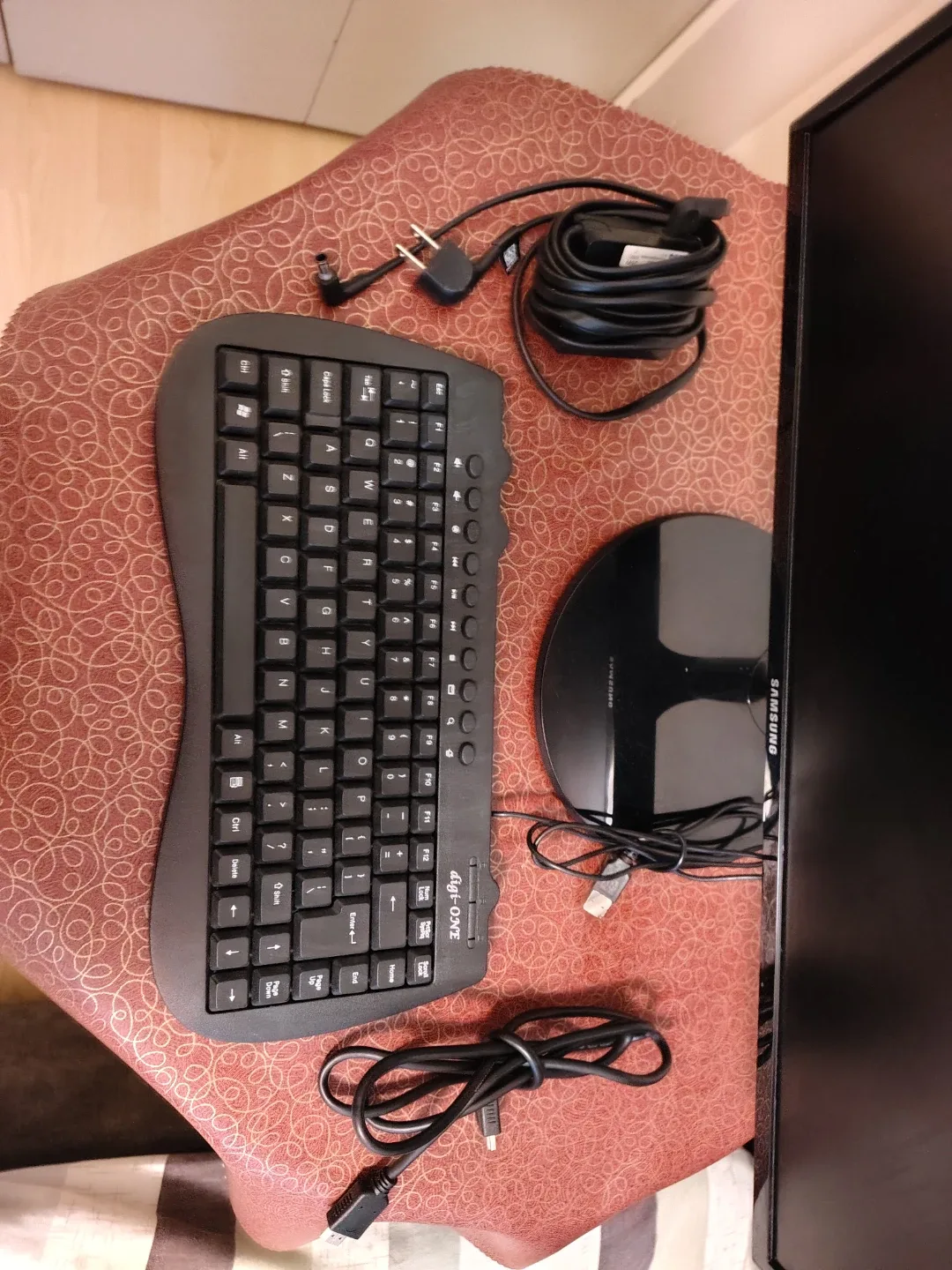 Samsung S24F350FH Monitor & Digi-052 Keyboard image indicator(3)