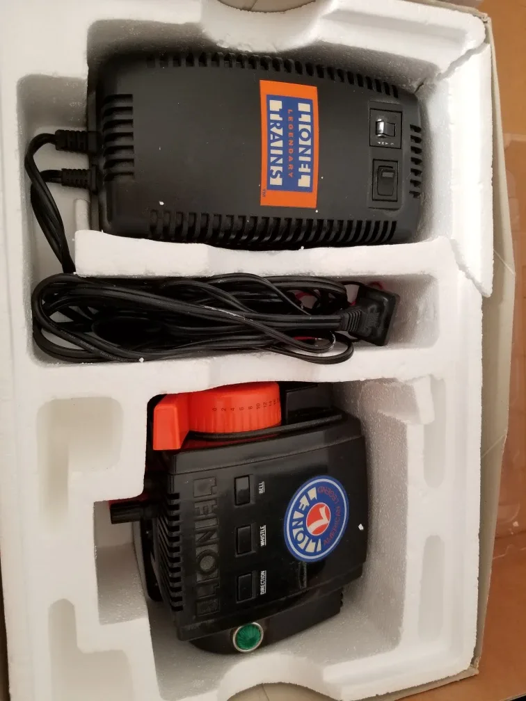 Lionel Santa Fe Steam Freight Train Set image indicator(9)