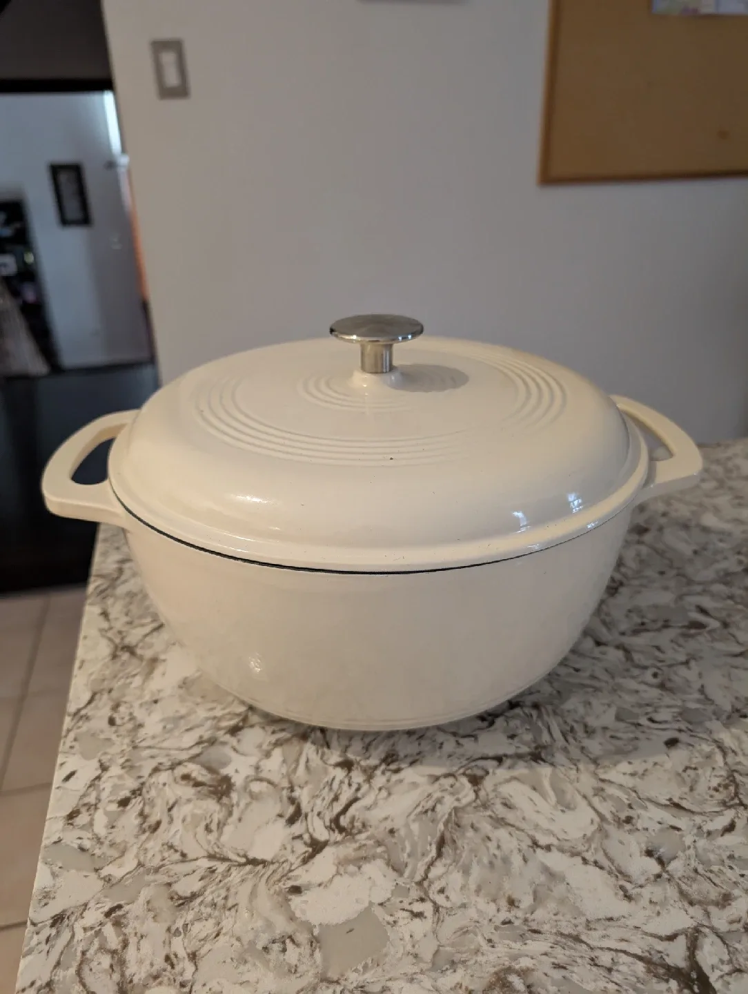 White Dutch Oven with Lid thumbnail