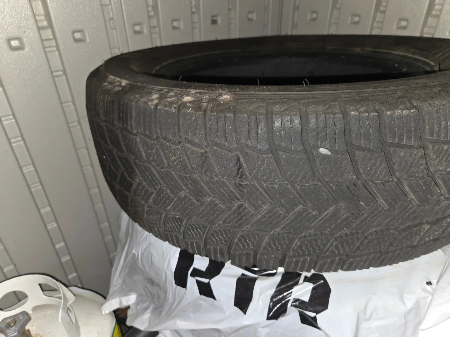 Michelin X-Ice Snow Tire 225/65R17 image indicator(4)