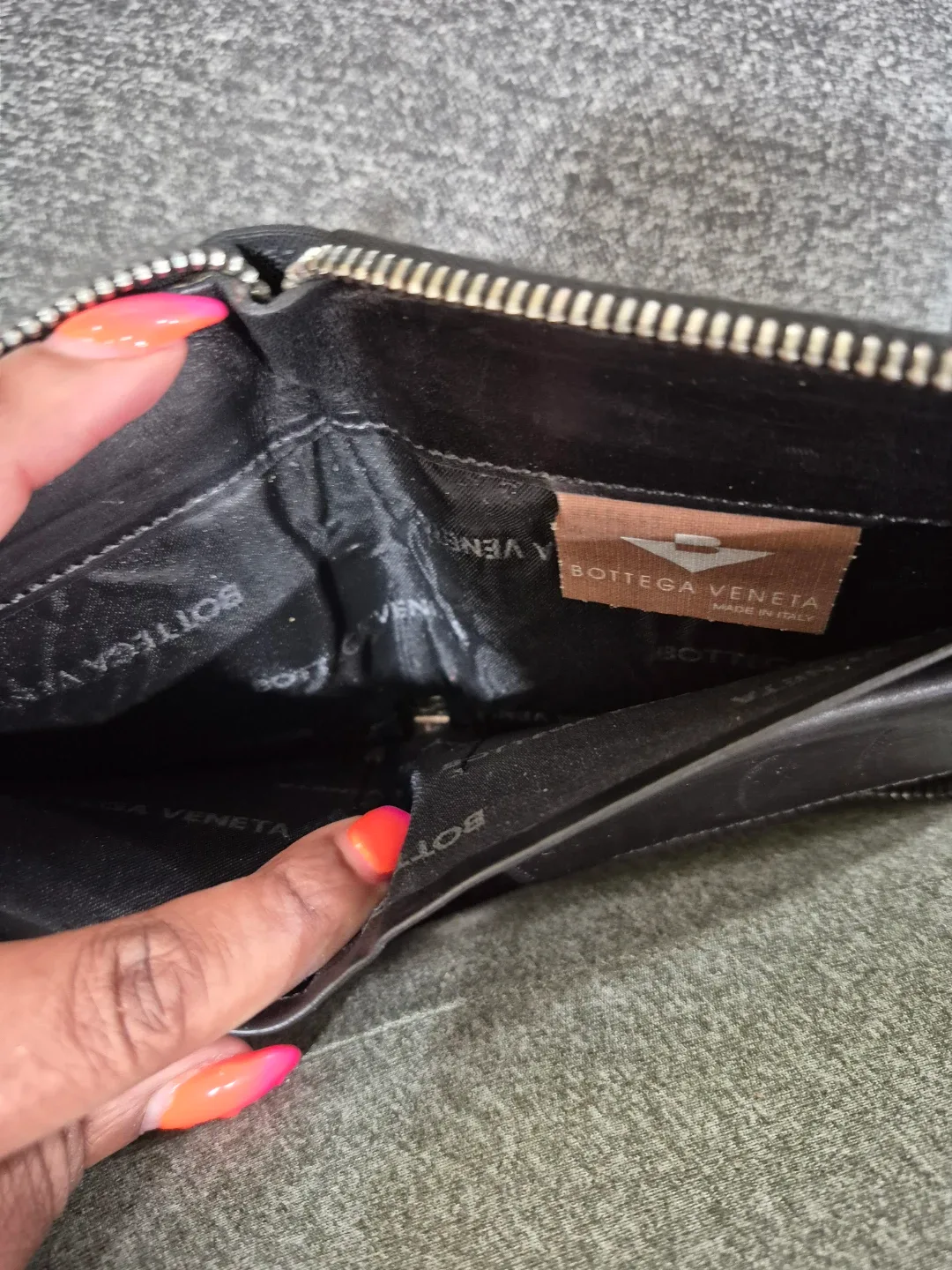 Bottega Veneta Black Material wallet image indicator(6)