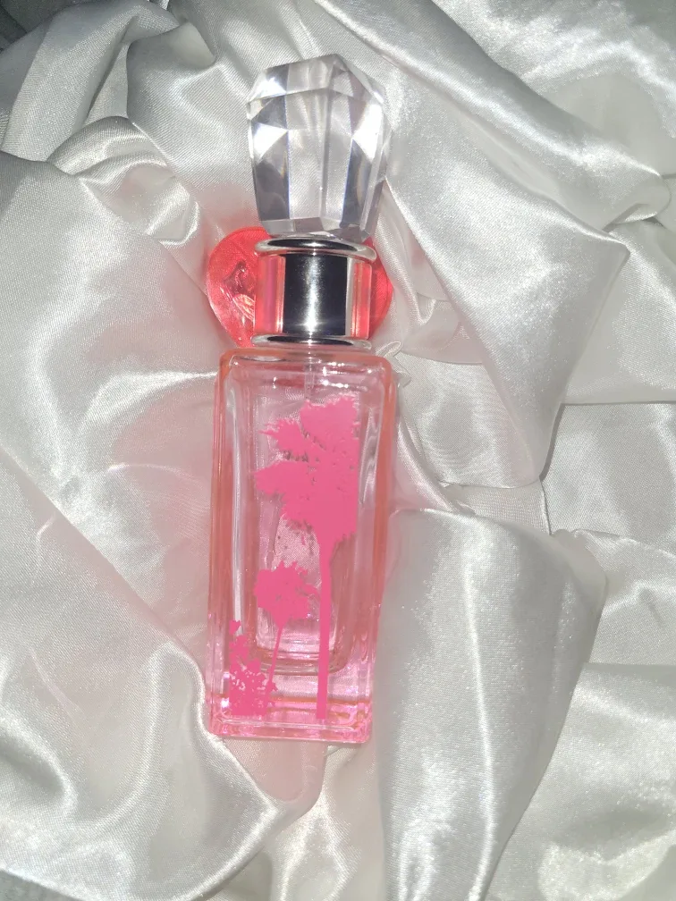 Juicy Couture La La Eau de Parfum image indicator(3)