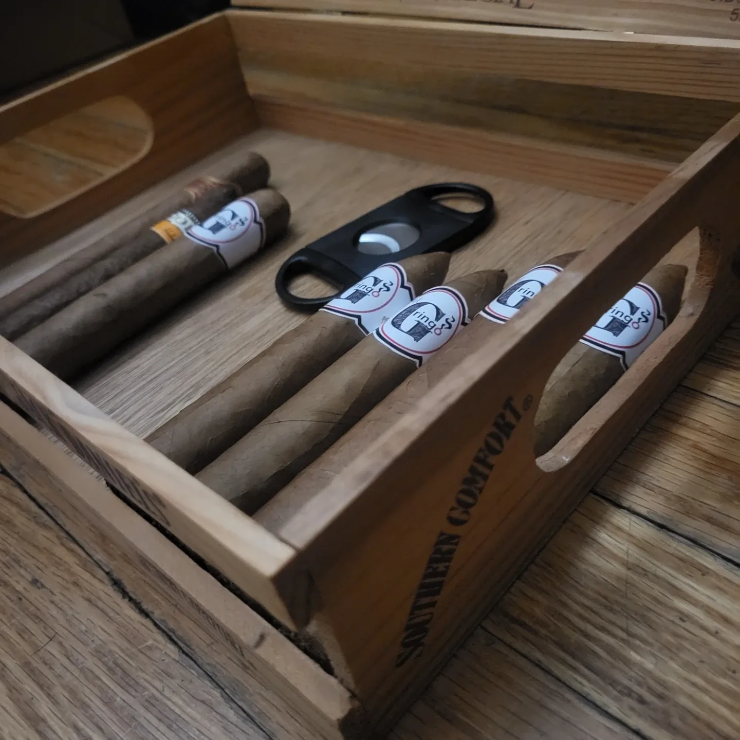 Very unique cigar serving tray
