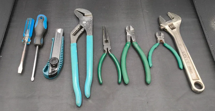 8-Piece Repair & Maintenance Tool Kit