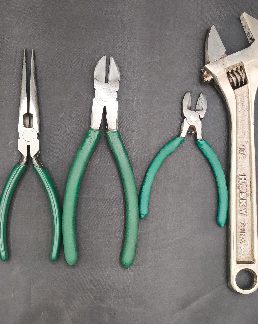 8-Piece Repair & Maintenance Tool Kit image indicator(3)