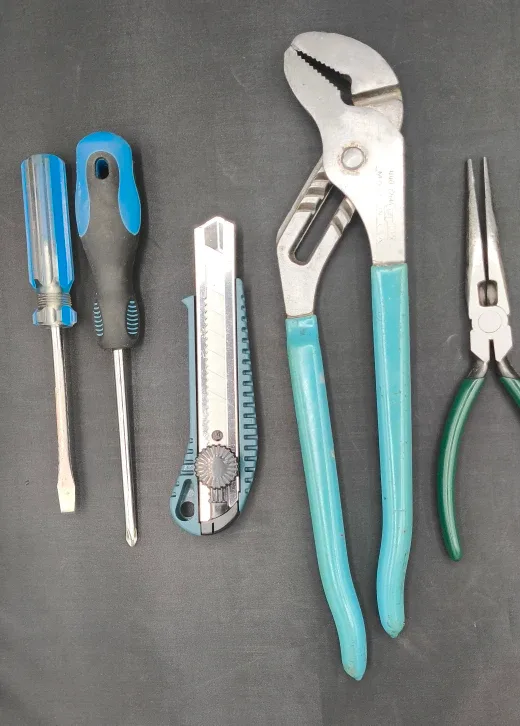 8-Piece Repair & Maintenance Tool Kit image indicator(4)