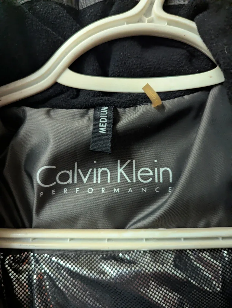 Calvin Klein Performance Puffer Jacket - Size M image indicator(2)