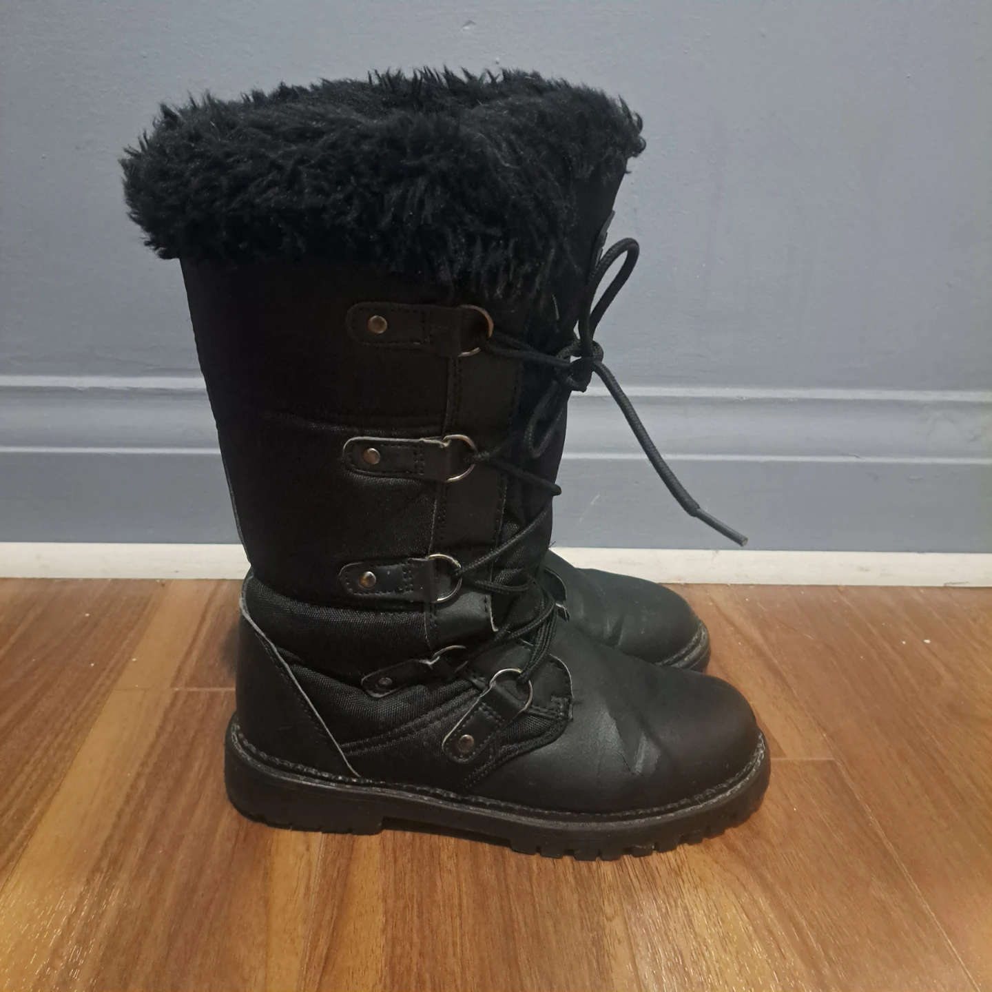 Canadiana Black Lace Up Winter Boots - photo 2