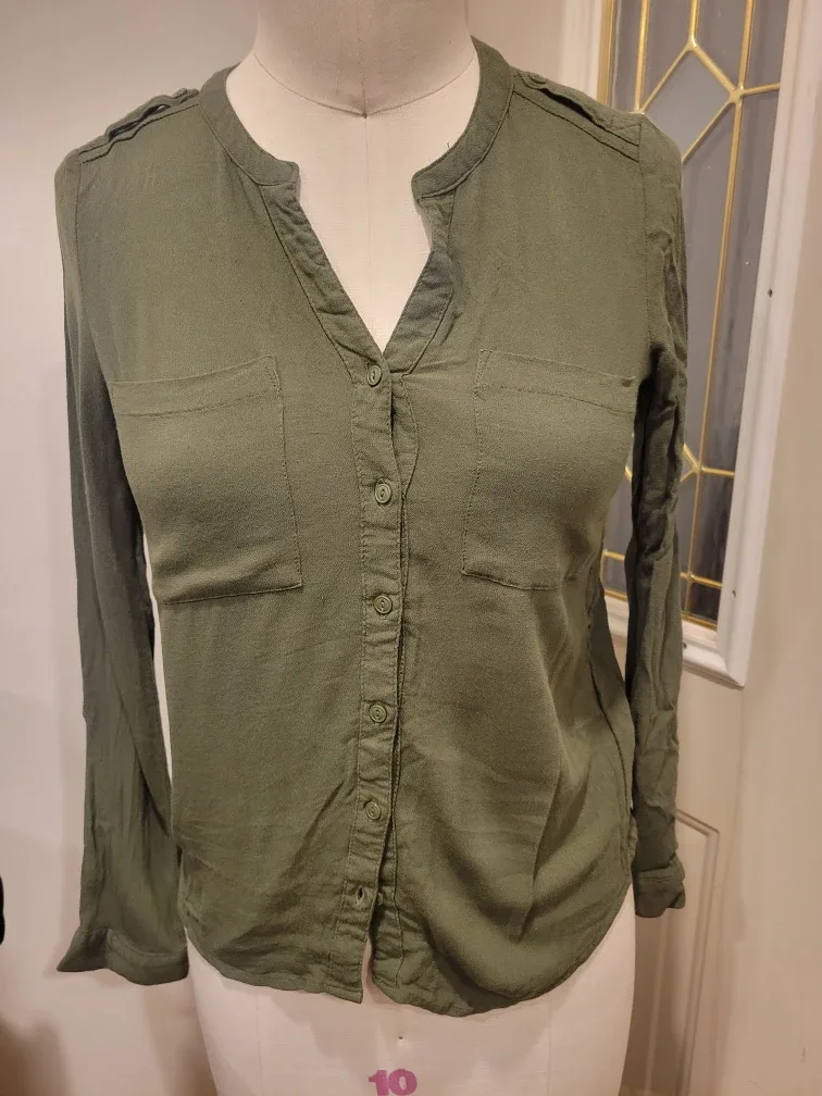 Women's size 2 top