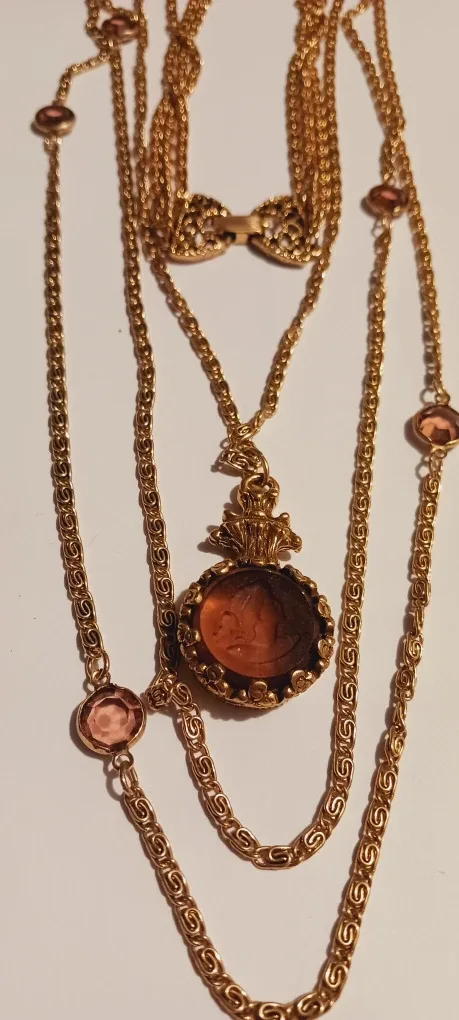 GOLDETTE Signed 1960s Vintage Gold Filigree Amber Cameo Necklace image indicator(4)