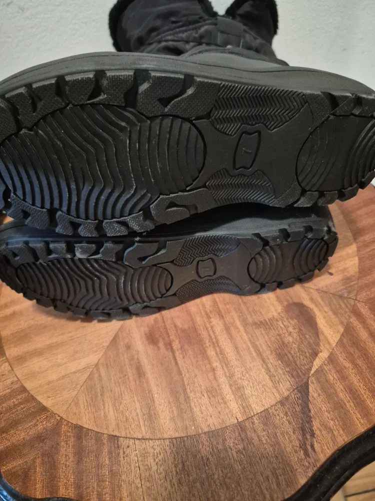 BNWT)Winter Lined Size 7 Waterproof Boots image indicator(2)