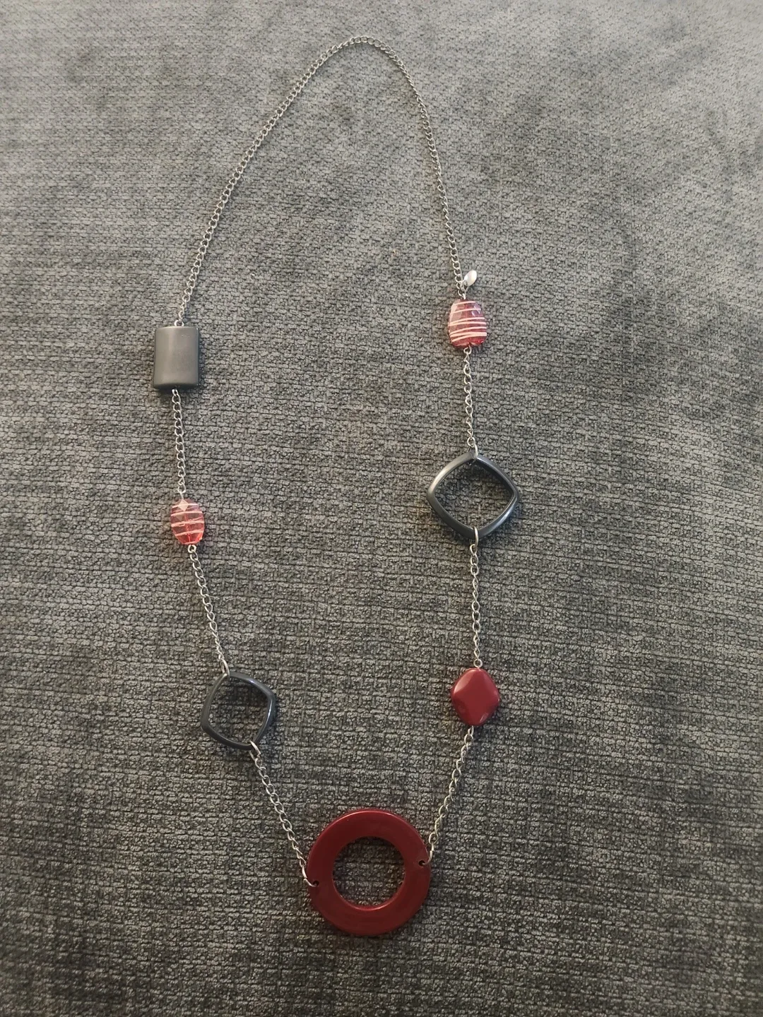 Fashion Necklace with Geometric Accents