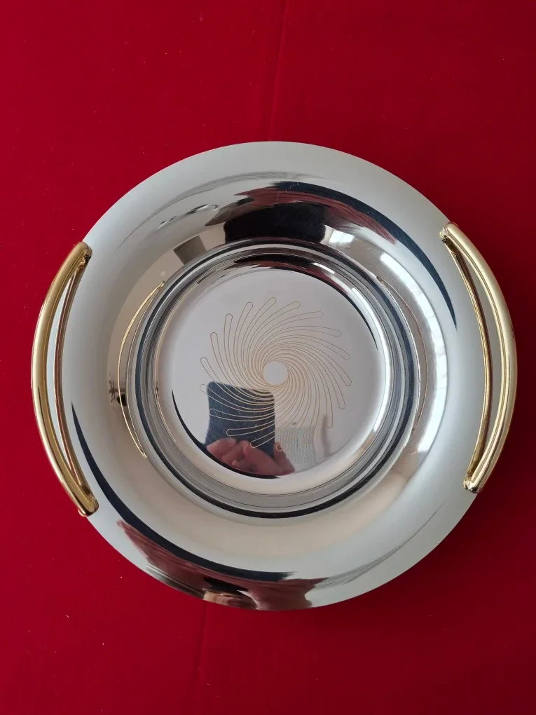 Stainless Steel Serving Dishes with Handles image indicator(2)