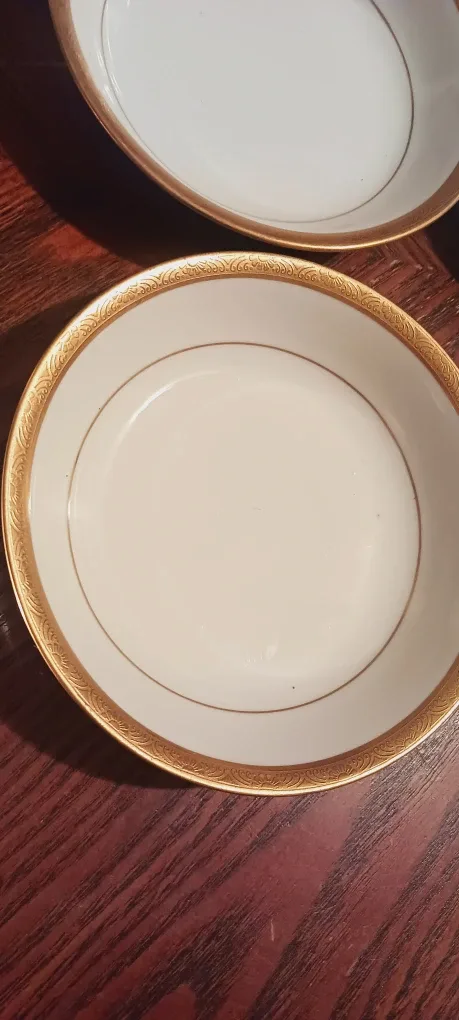 Set of 4 ×  22K Gold Trim Small Bowls for Blueberries / Desserts image indicator(3)