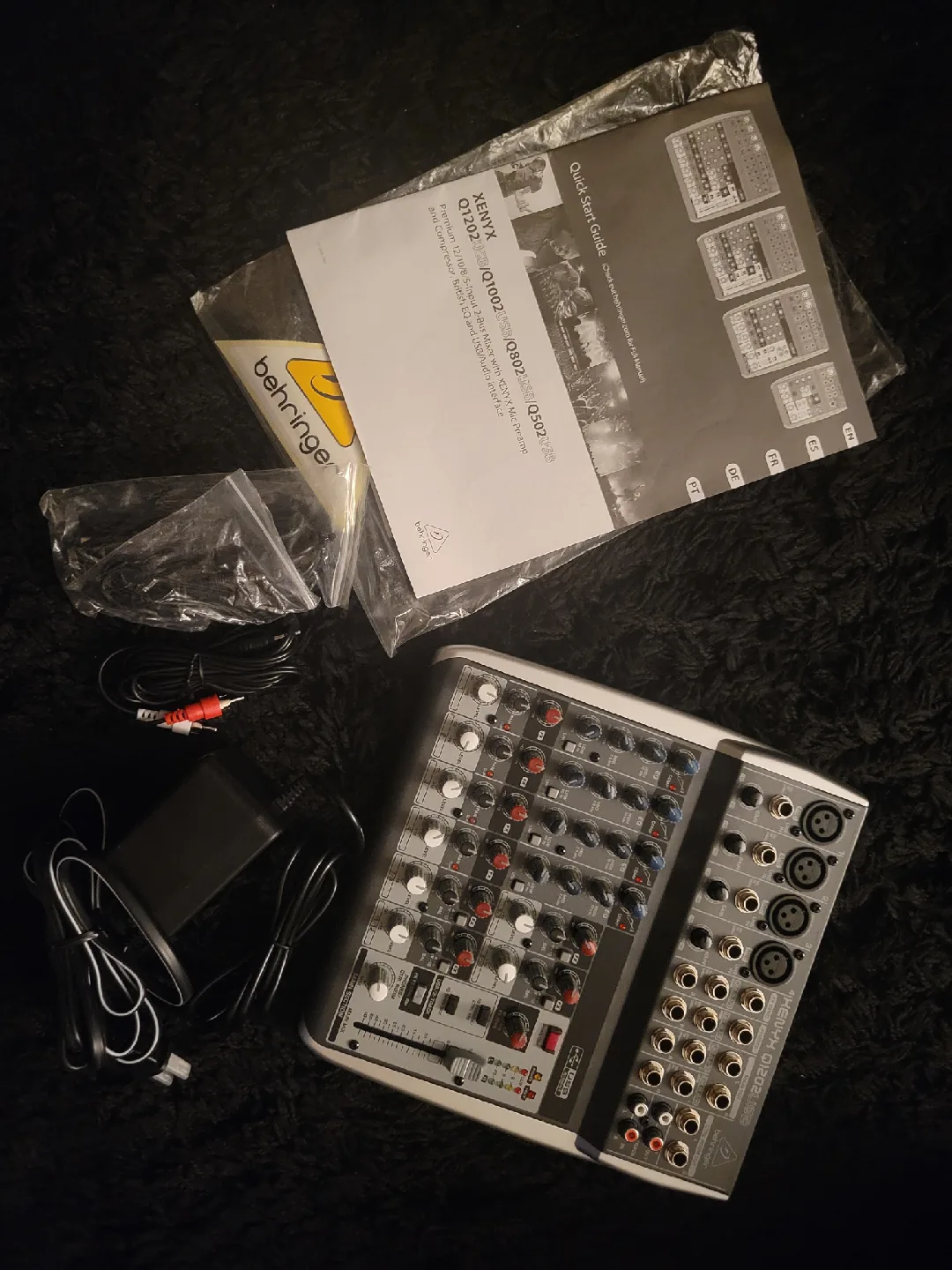 Behringer Xenyx 1202 Mixer & Case image indicator(3)