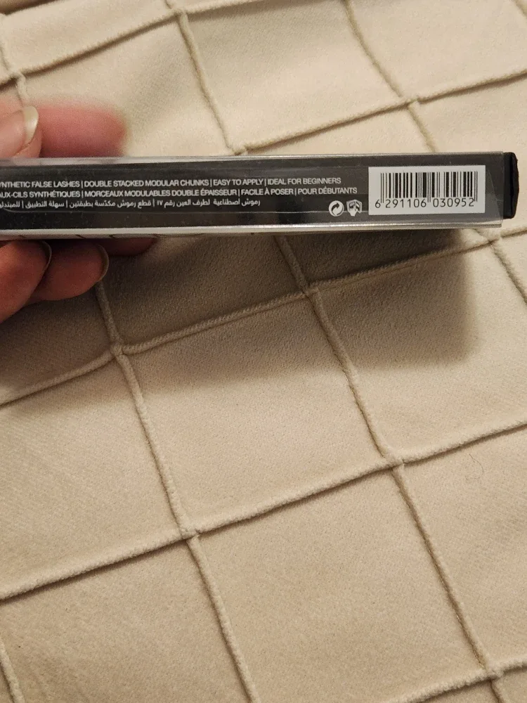 Brand New Huda Beauty Harmony #17 Eazy Lash image indicator(3)