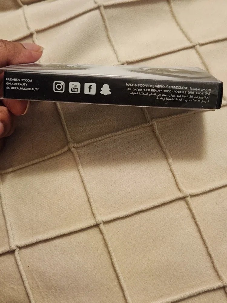 Brand New Huda Beauty Harmony #17 Eazy Lash image indicator(4)