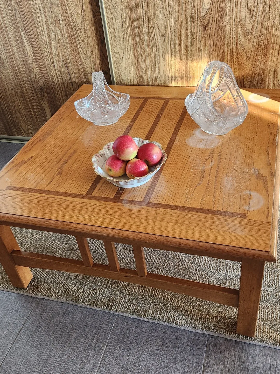 Sturdy wood table image indicator(2)