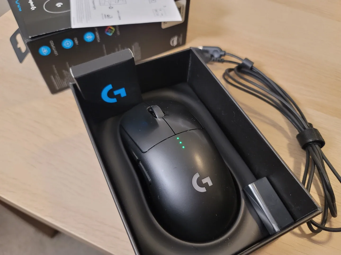 Logitech G Pro Wireless gaming mouse image indicator(2)