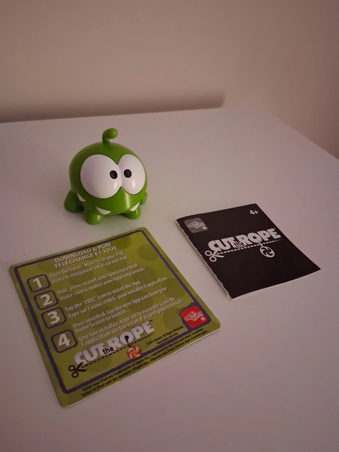 Cut the rope toy (for ios apple)