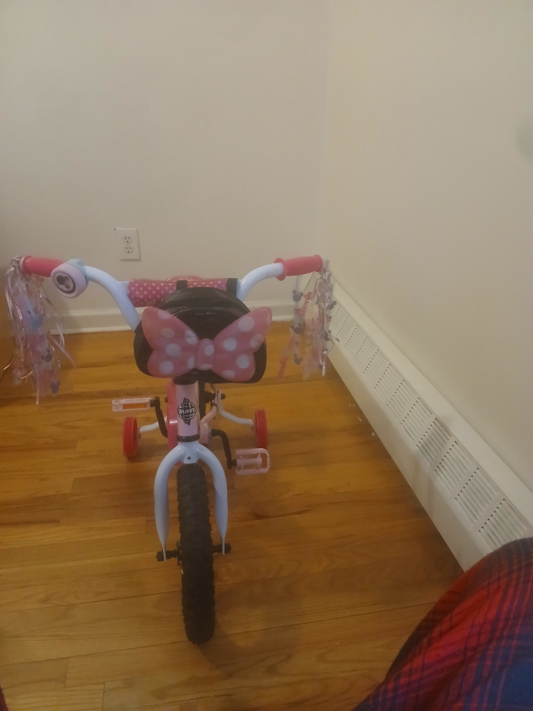 little girl Minnie Mouse bike - photo 3