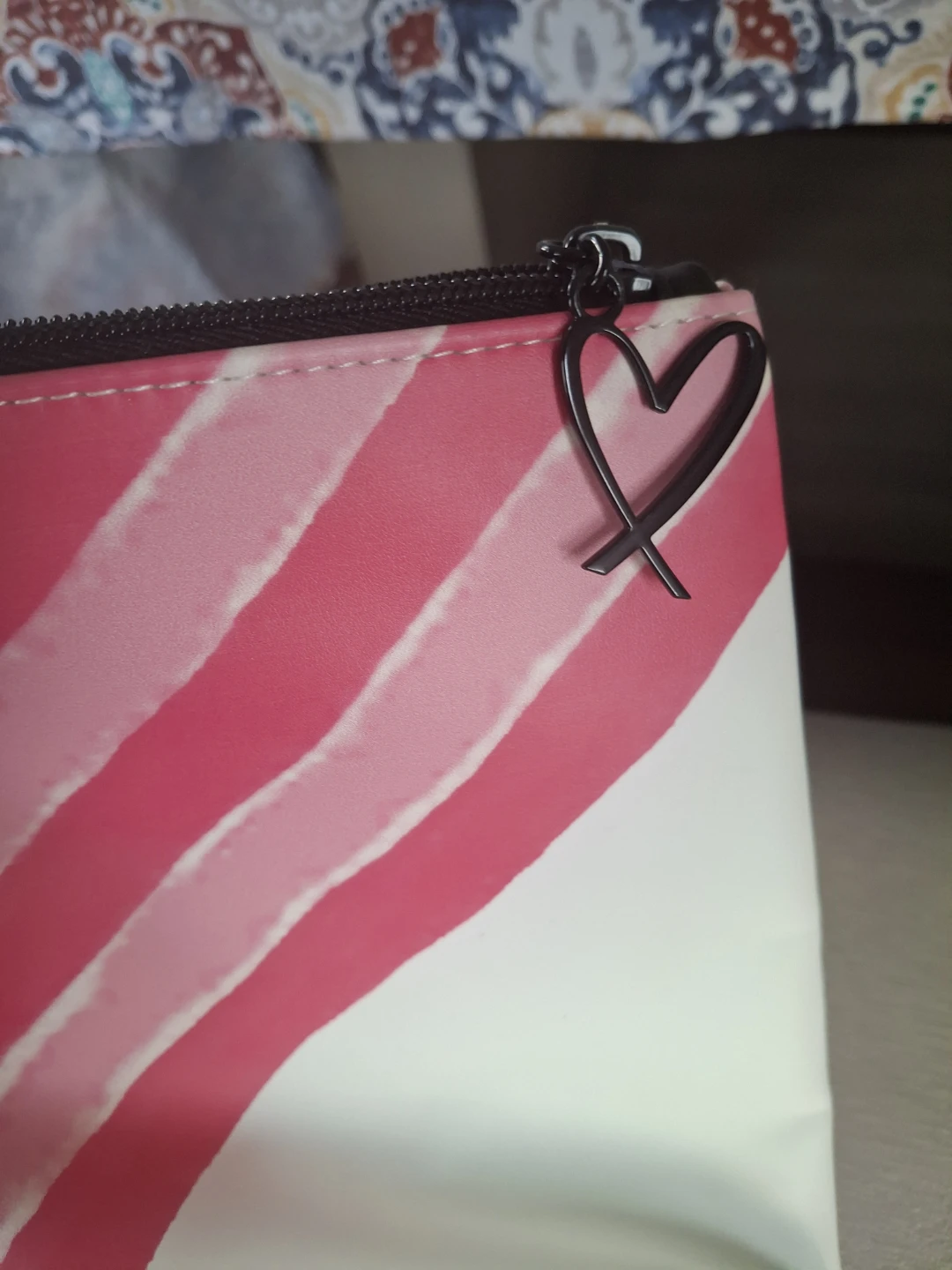 Love Victoria Cosmetic Bag - photo 2