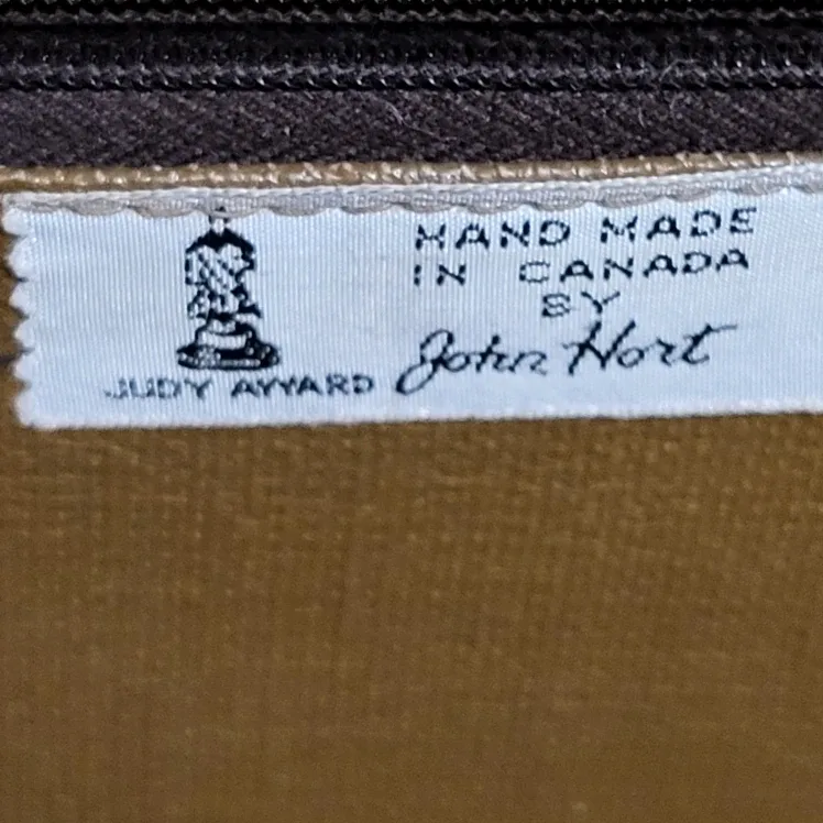 Judy Ayward John Hort Handmade Leather Purse image indicator(5)