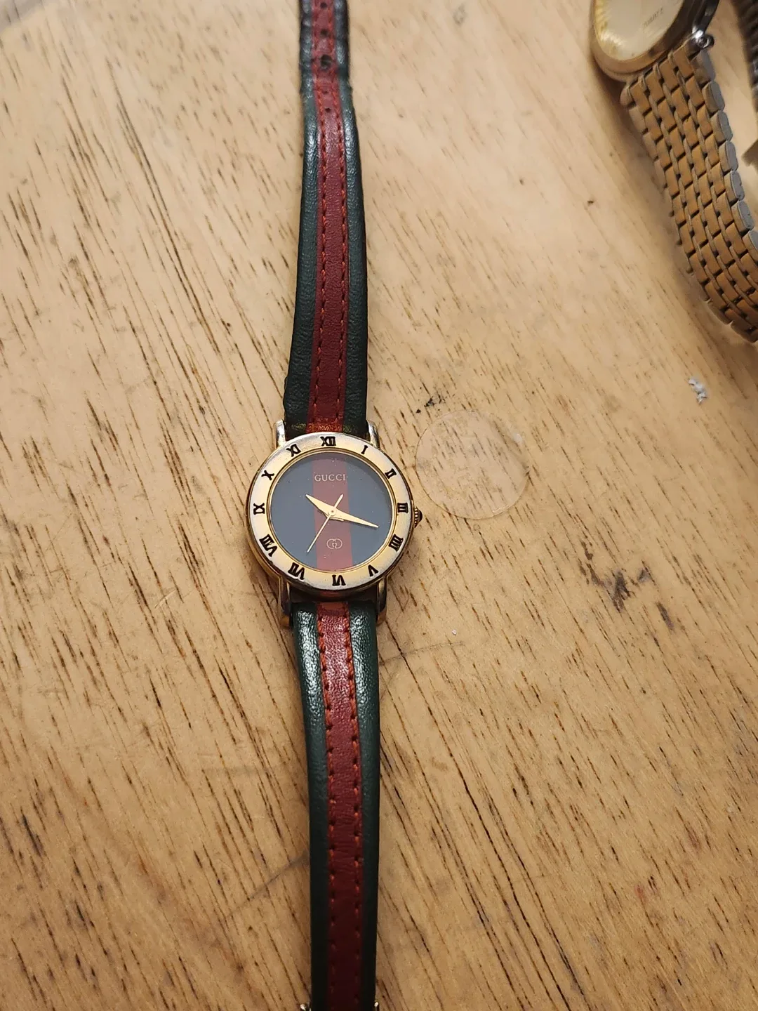 Gucci Ladies Watch image indicator(2)