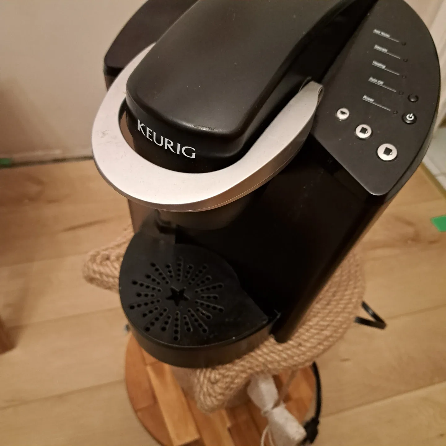 Keurig Coffee Maker - Black image indicator(3)