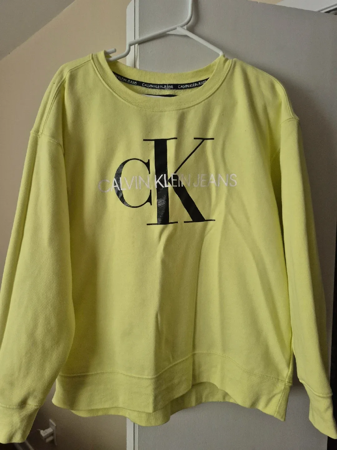 Calvin Klein Jeans Yellow Sweatshirt - Size L thumbnail