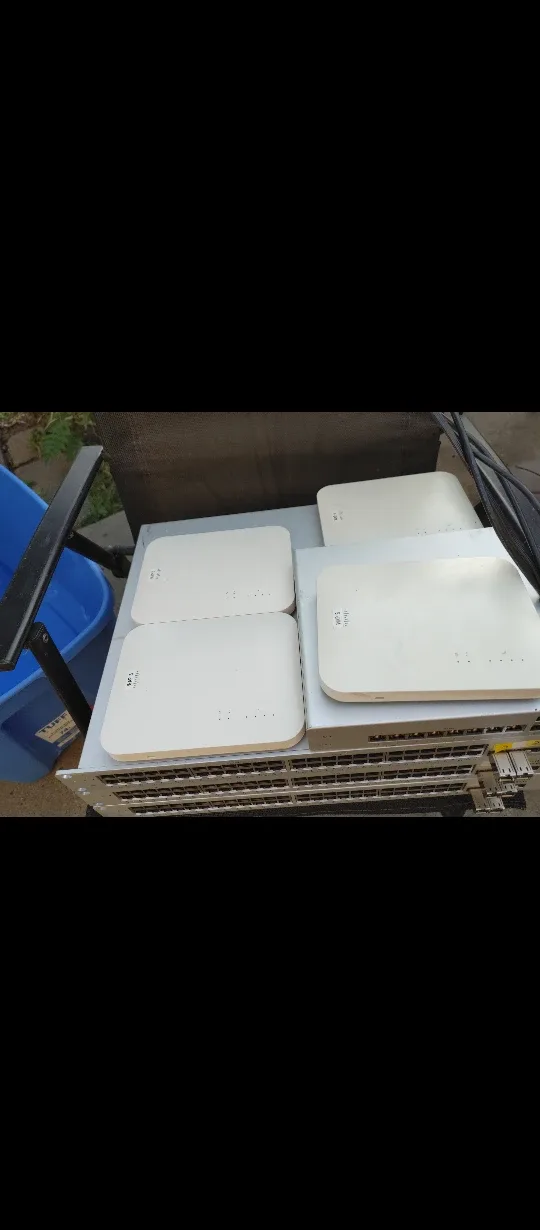 Cisco Network Switches & Access Points image indicator(3)