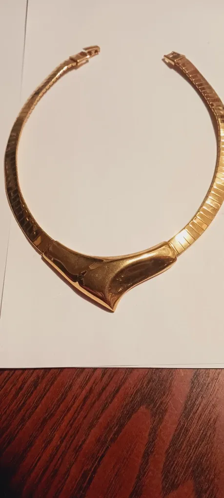 NAPIER Signed Gorgeous Vintage Gold Tone Necklace