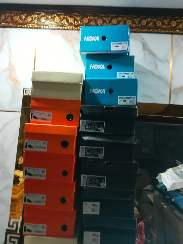 Hoka Clifton 18 Black image indicator(4)