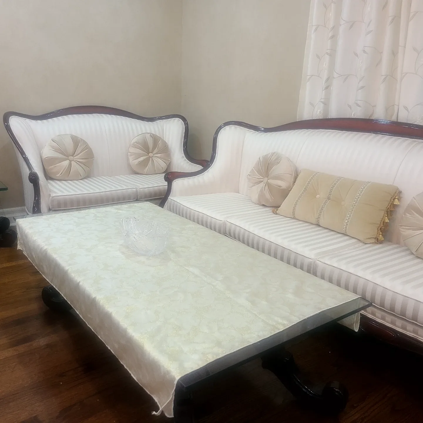 Antique Style Sofa Set - Loveseat, Sofa, Chair & Table image indicator(2)