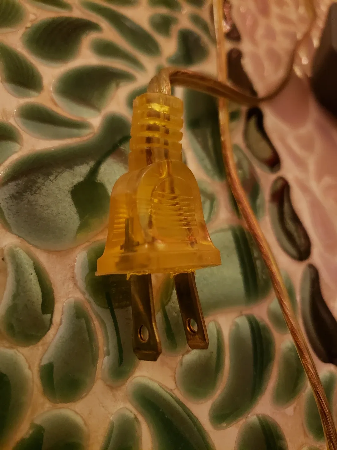 Leeazanne Green Crackle Glaze Table Lamp image indicator(10)