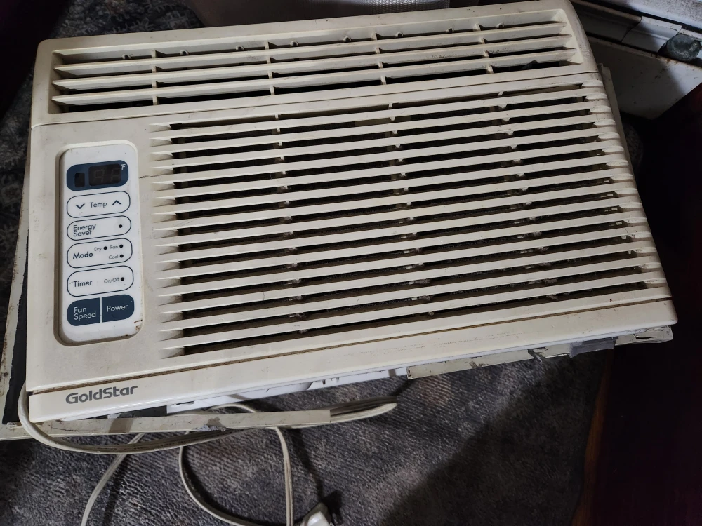 GoldStar Air Conditioner - photo 2