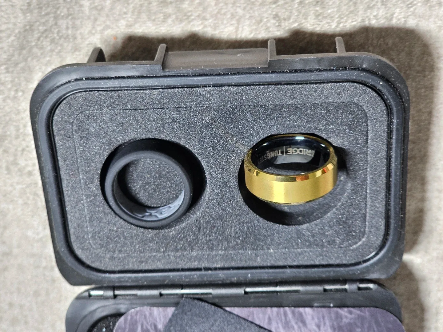 Ridge Tungsten Ring Set - Gold, Size 8.5 image indicator(3)