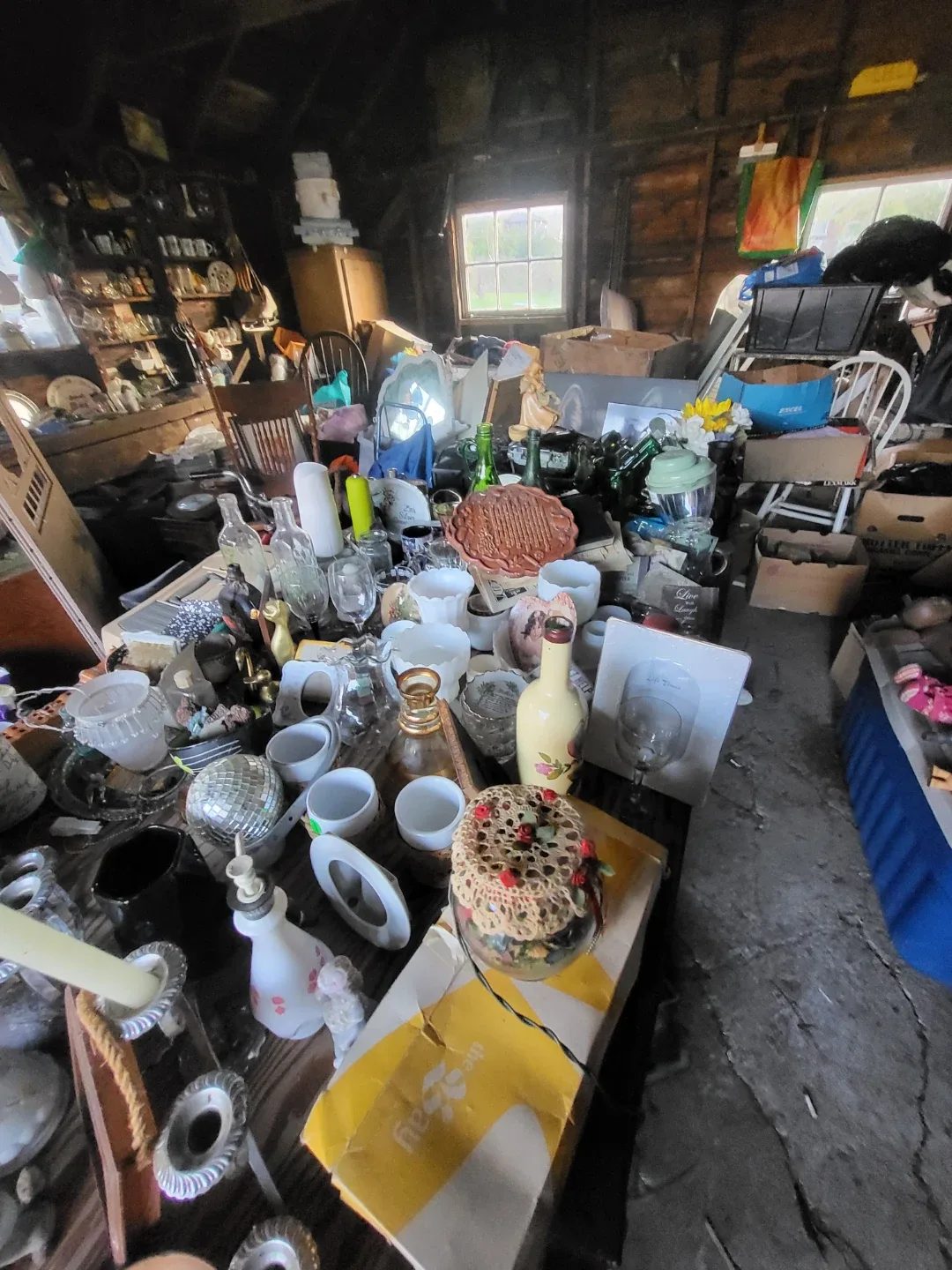 A GARAGE FULL OF FREE ITEMS image indicator(4)