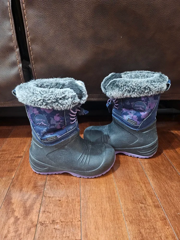 XMTN Winter Boots - Size 12 image indicator(2)