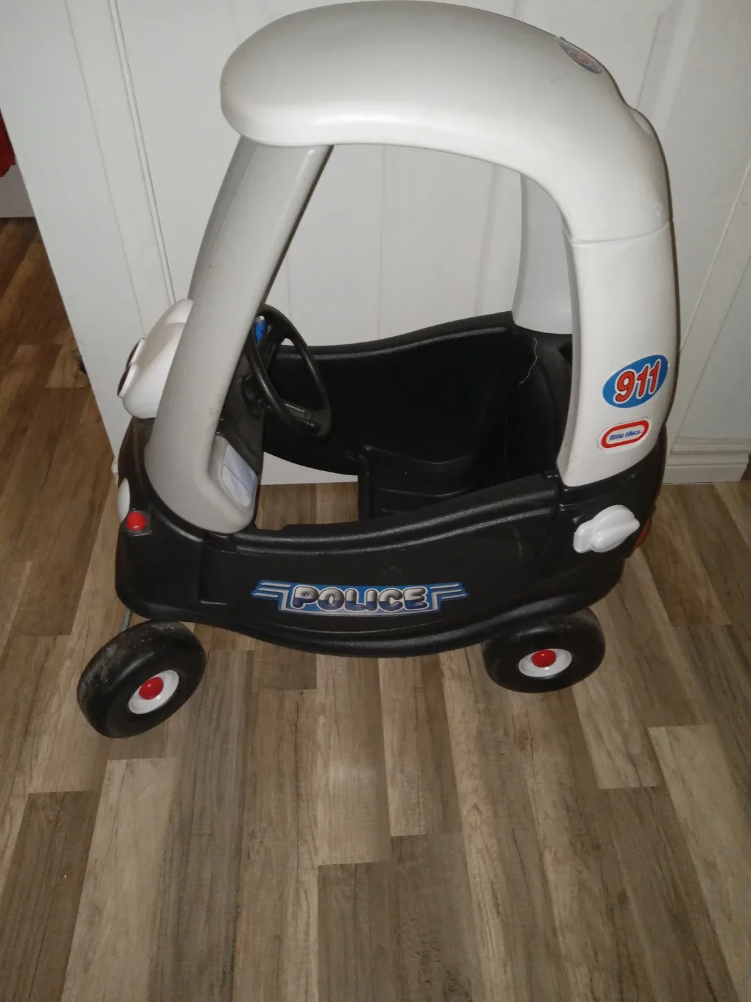Little Tikes Cozy Coupe Police Car image indicator(2)