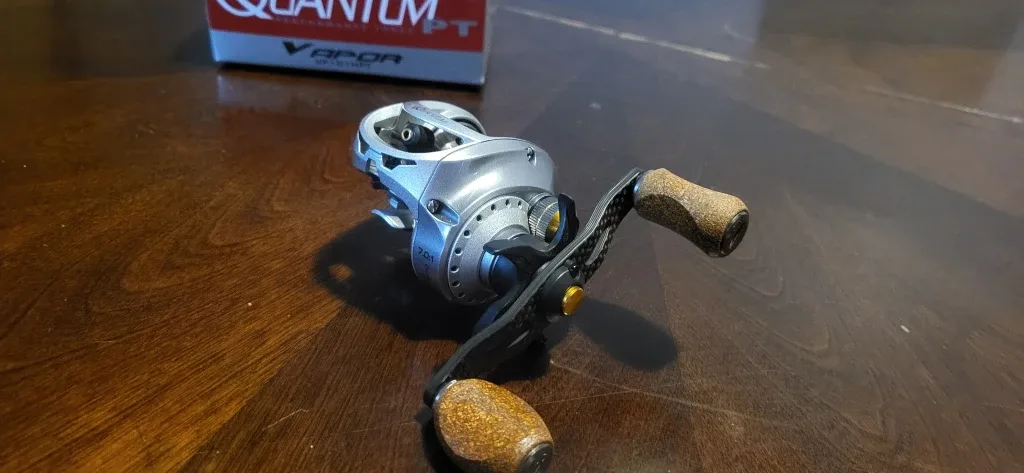 Quantum Vapor 101 Baitcast Reel (Left Hand Retrieve) image indicator(2)